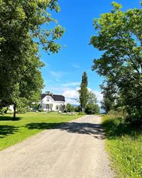 Hellviktangen Gård & Kunstkafe