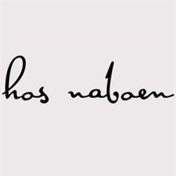 Hos Naboen