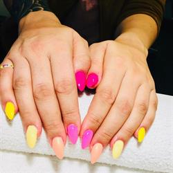 Tuyet Nails Studio