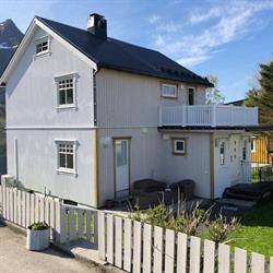 Reine Retro Villa