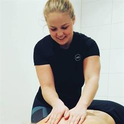 Martine Johnsrud PT og massasje