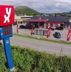 YX Bø, Larsen's pub og spiseri