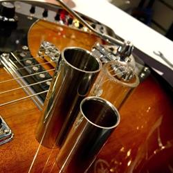 ÅRNES MUSIKK & INSTRUMENTVERKSTED